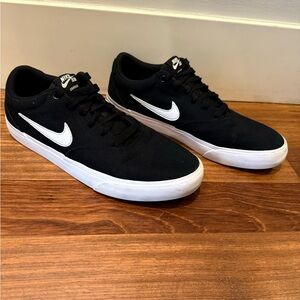 Nike Men's SB Charge Skateboarding Shoe